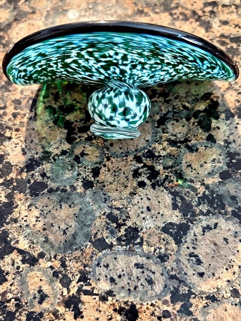 Green Abstract Glass Business Card Holder - Picture 3 of 3